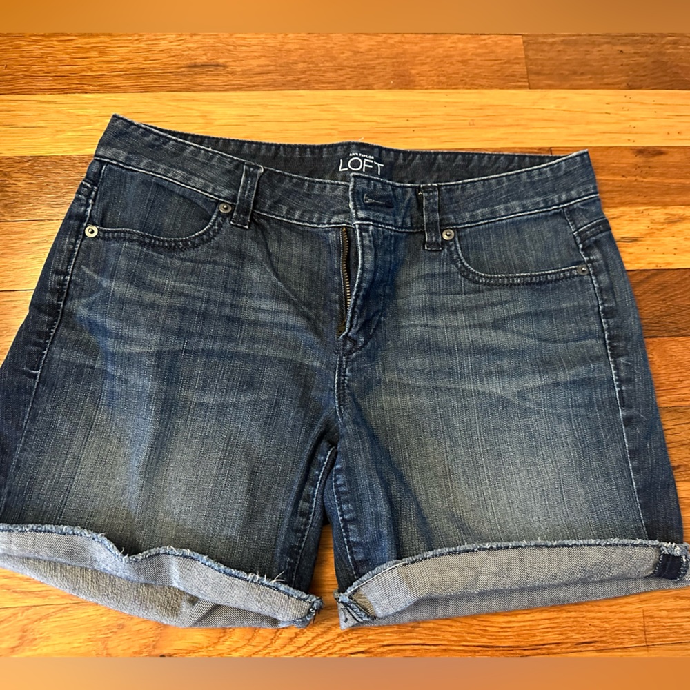 LOFT size 4 denim shorts